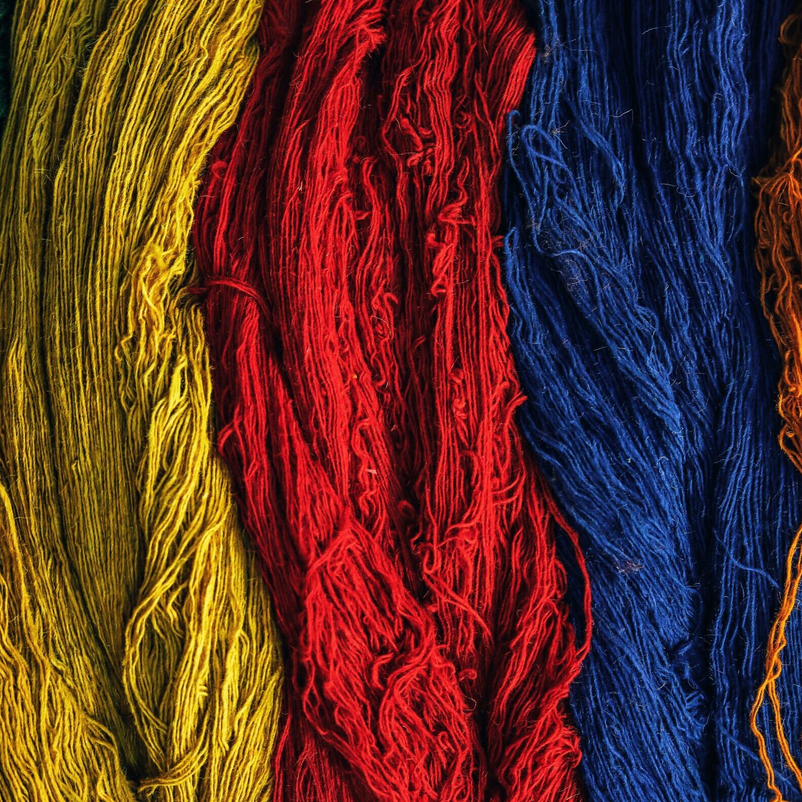 Dyed yarn